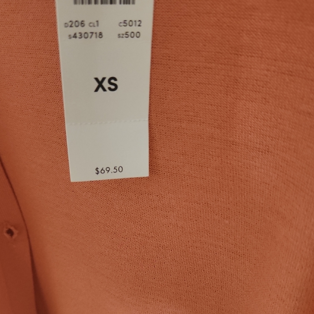 Ann Taylor Cardigans In Four Colors - Picture 4 of 8